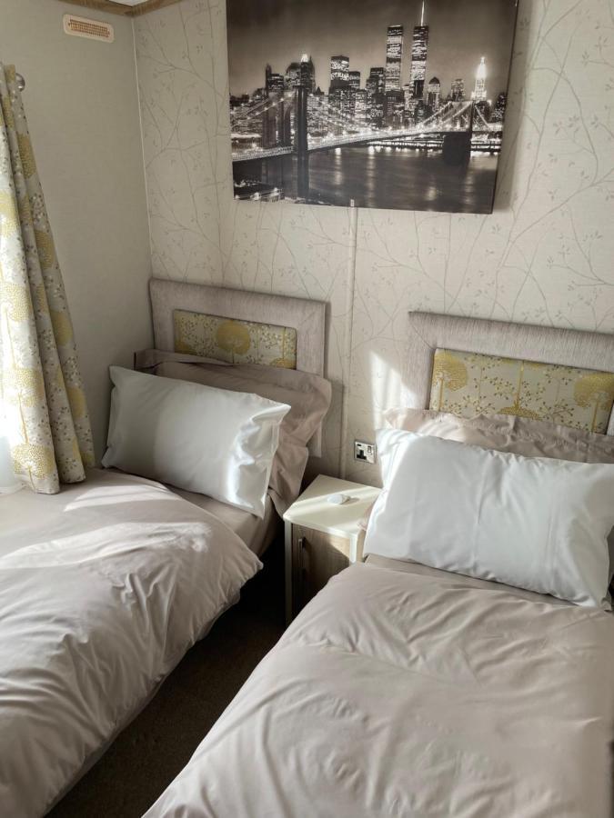 Beautiful 2 Bedroom Helmsley Lodge Нортхемптон Экстерьер фото